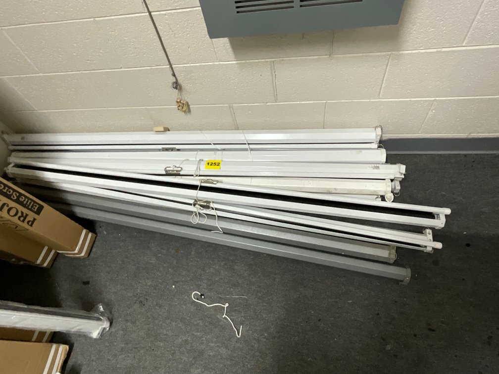 13 Projection Screens