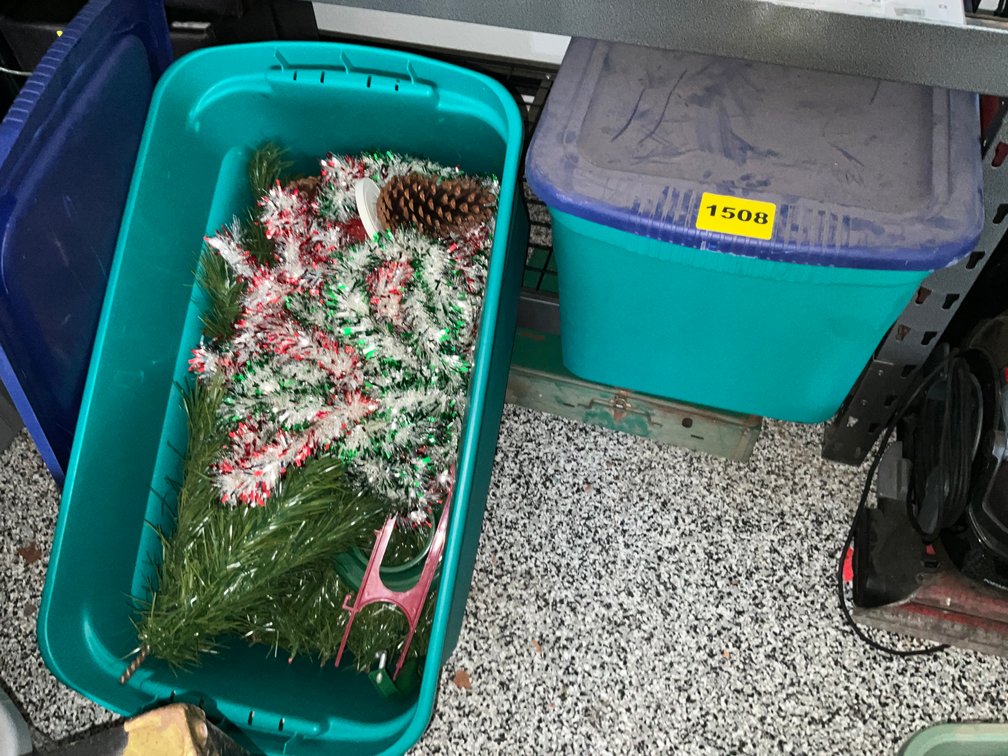 2 Totes Christmas Decor
