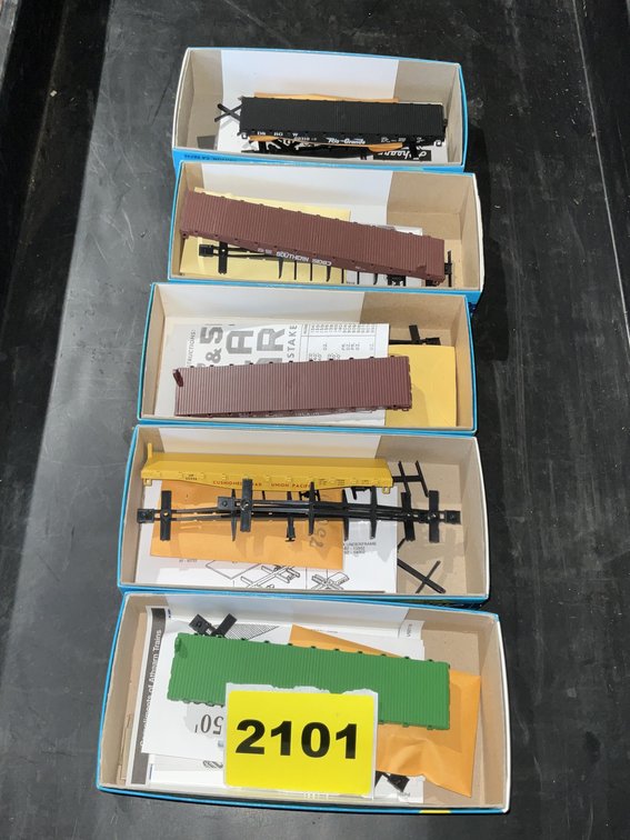 5 Athearn's Miniatures Flat Cars #1377 #1378 #b38 #1315 #1347 Ho