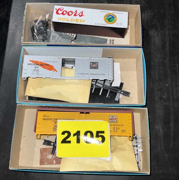 9 Athearn Box Cars #5244 #120 & 1-Round House Box Car #3127 Ho