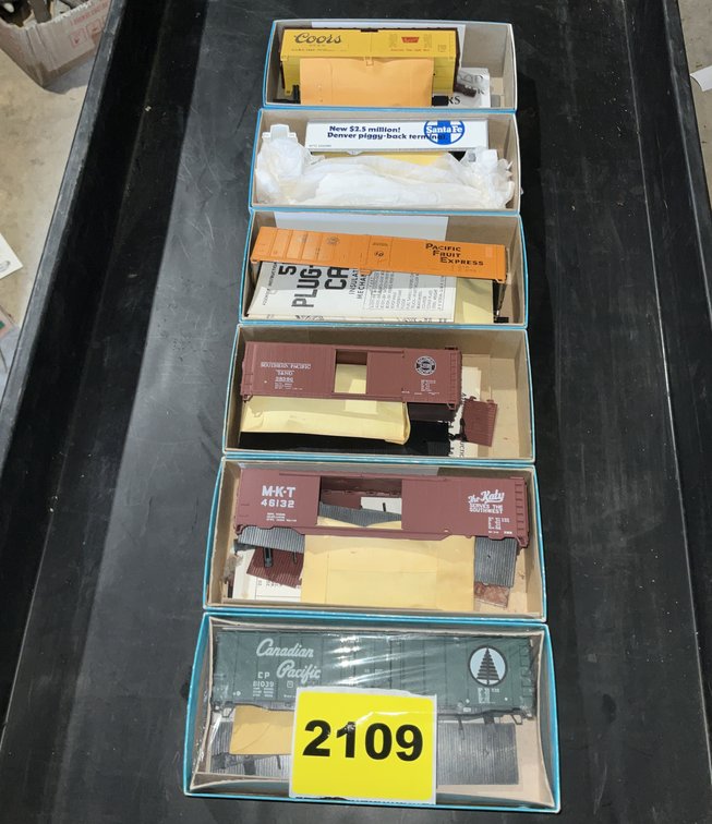6 Athearn Box Cars #1328 #5033 #5235 #1627 #35188 #5203 Ho