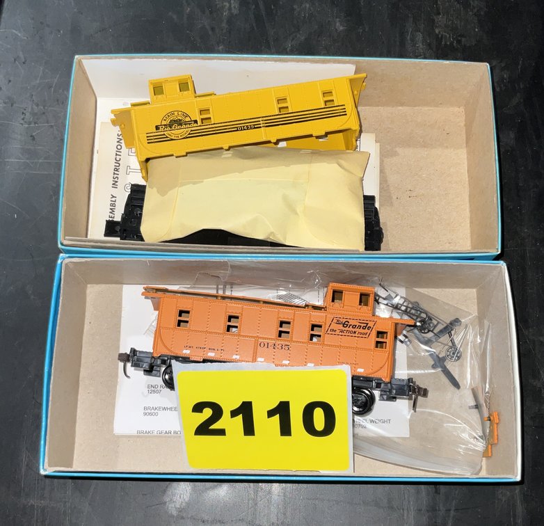 2 Athearn's Cabooses #1258 #1258 Ho
