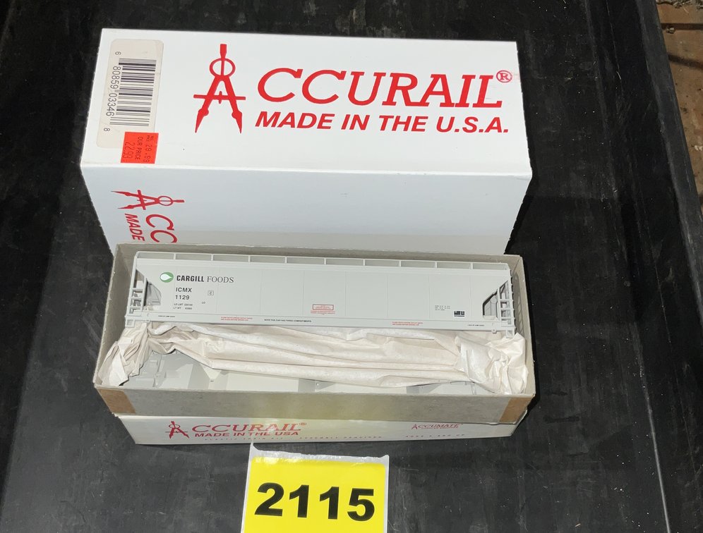 3 Accurate 3-Bay Coal Hopper Cars #3266 Ho