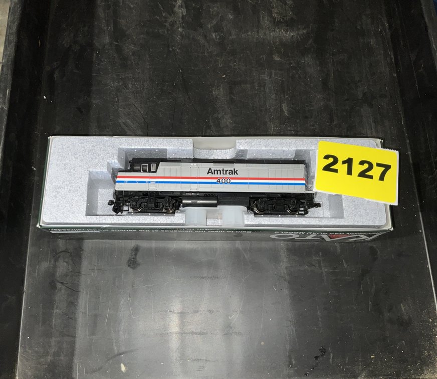 Kato #37-6533 Amtrak #400 Engine