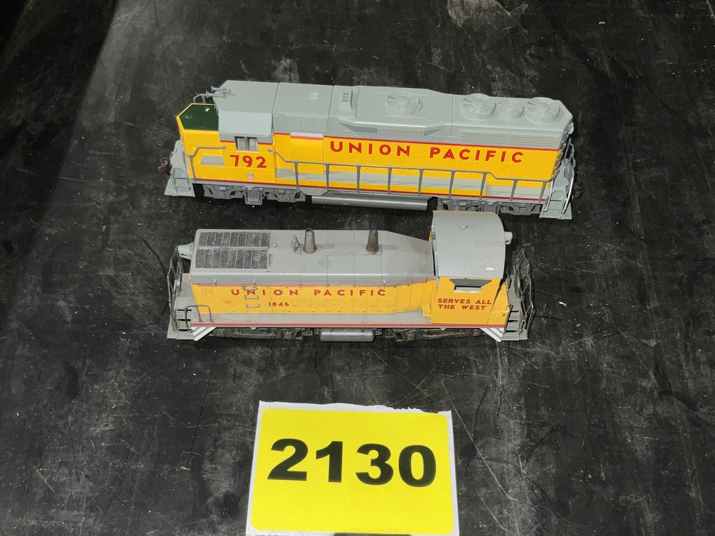 2 Union Pacific Engines #1846 - #482