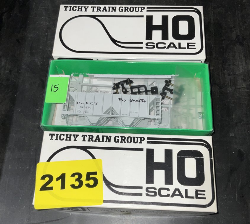 Kichy Train #4022 Boxcar - #356 Flat Car With Pipe Load & Bowser #55615