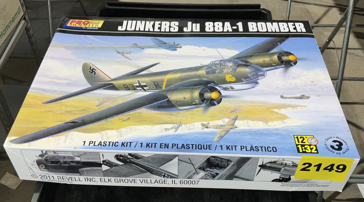Pro Modeler Helldiver 1/32 Scale #85-5826 SB2C-1 Bomber