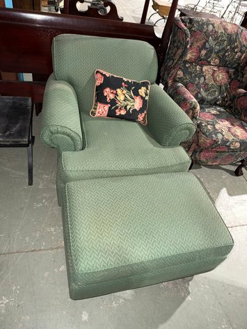 Image for Vintage Vogue: Furniture & Decor Auction