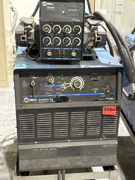 Miller Dimension 452 CC/CV-DC Welding Power Source