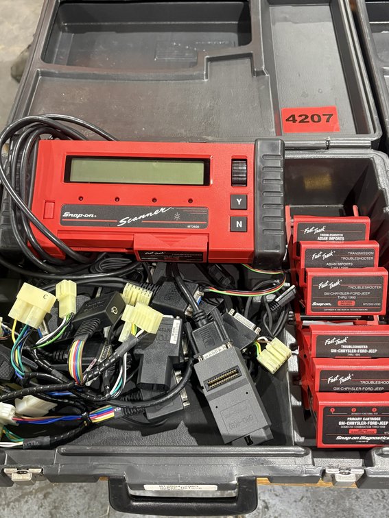 Snap-On # MT-2500-2995 Troubleshooter Scanner