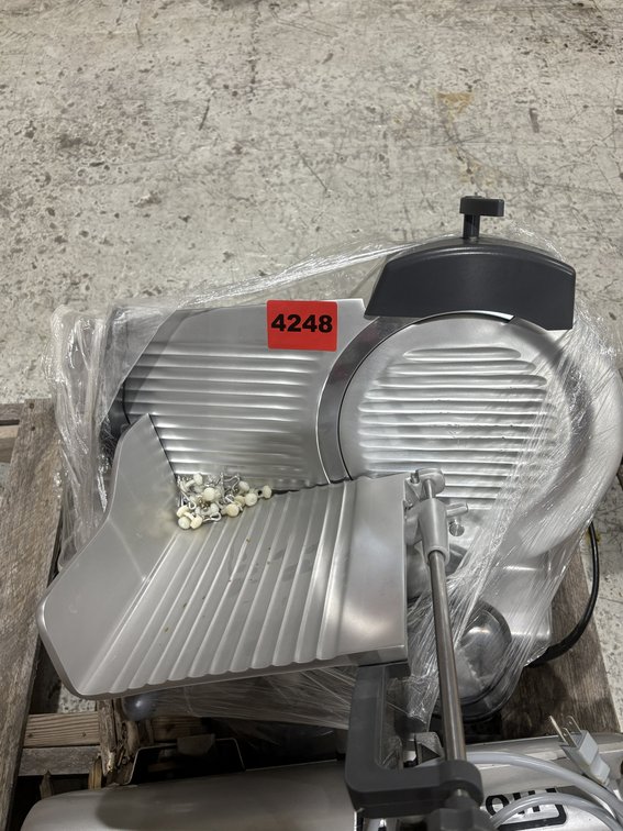 Hobart M/N EDGE12-1 Meat Slicer