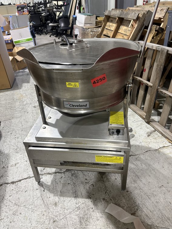 Cleveland M/N SET15 Electric 15 Gallon Tilt Skillet With Base