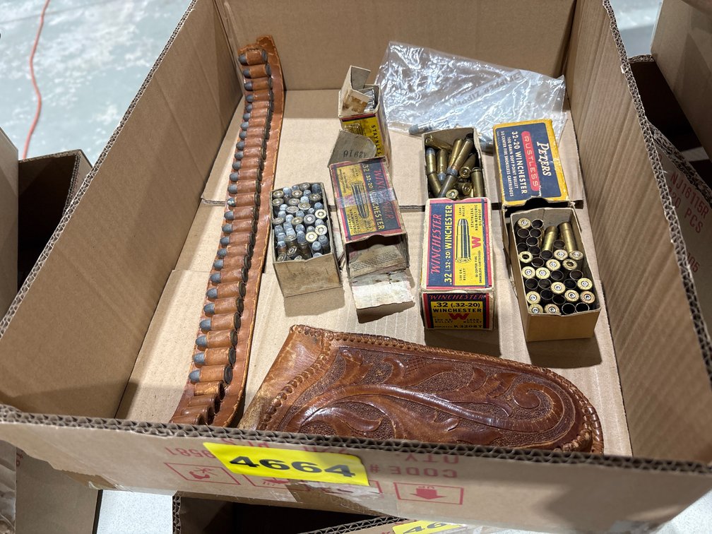 1-Box Vintage Ammo 32-20, 22 WRF, Holster & Belt
