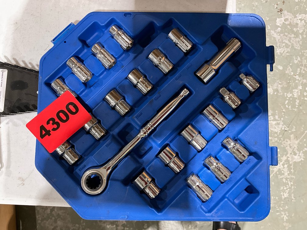 Cornwell Go-Through Socket Set, 21 Pcs., 10mm\18mm, 3/8" 3/4"