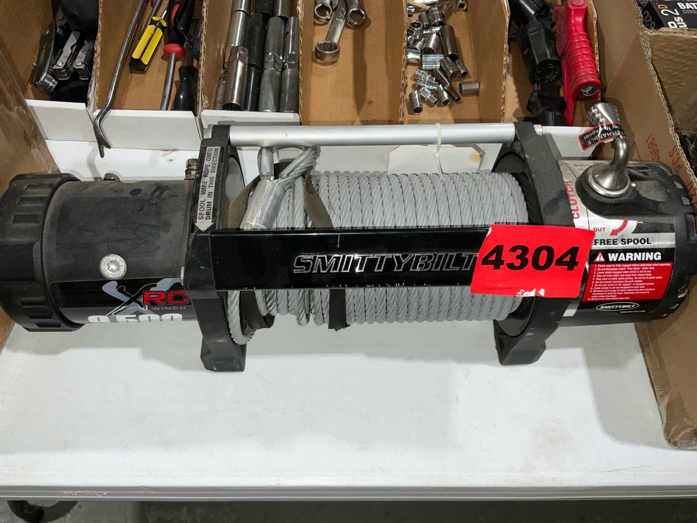 Smittybilt Winch, 9,500 Lbs., Items in Box