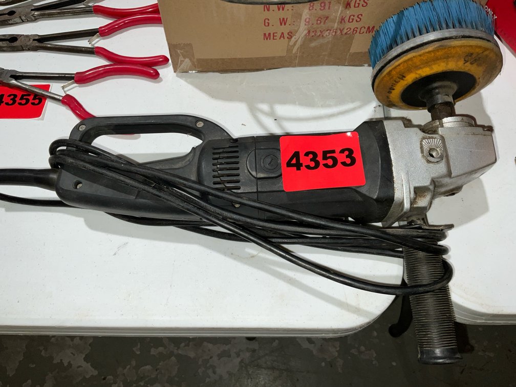 Black & Decker 7" Sander/Polisher