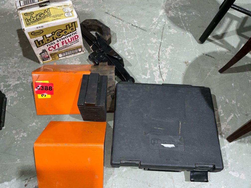 Case Lubri Gold Out Fluid, 2 Wheel Chocks, Jack, Honda Receiver Hitch, 1 7/8" Ball