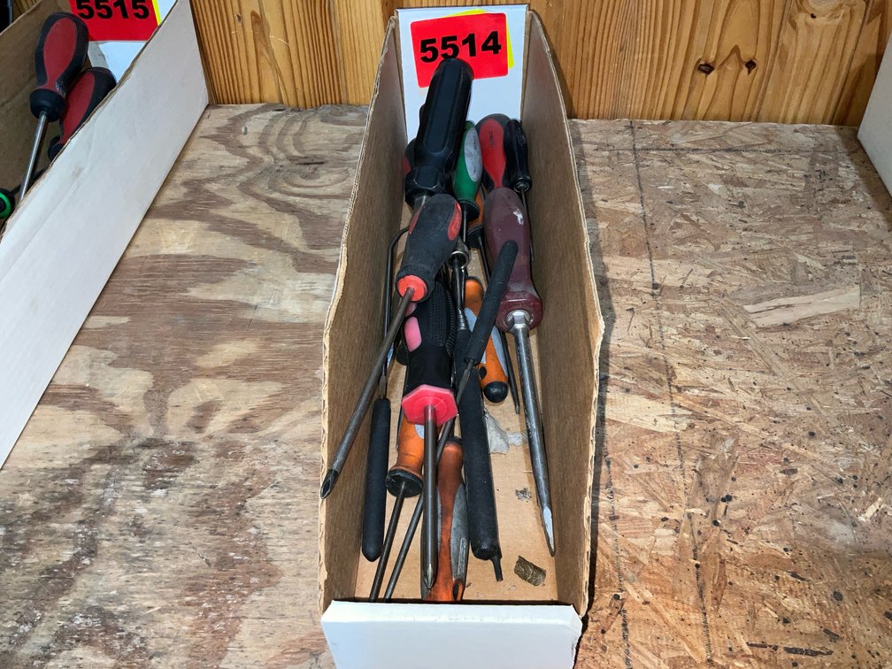 1 Box Assorted Screwdrivers