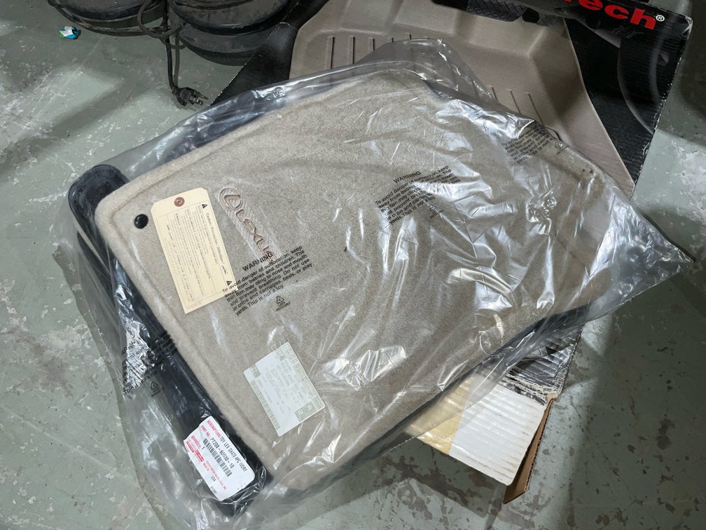 Carpet Floor Liner (Lexus)