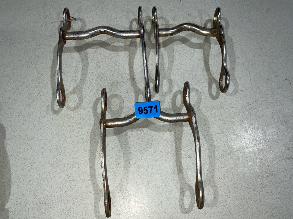 3 Low Port Solid Shank Bits