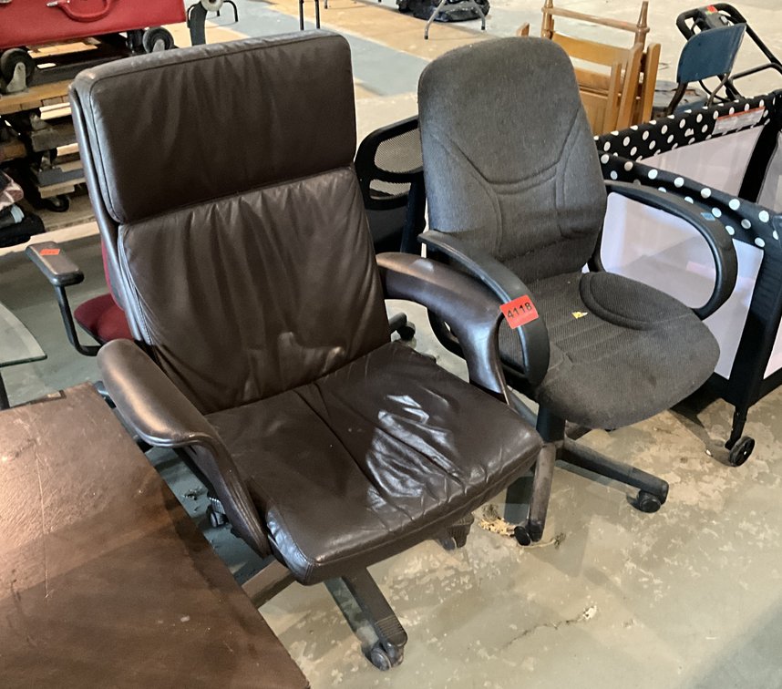 4 Chairs 