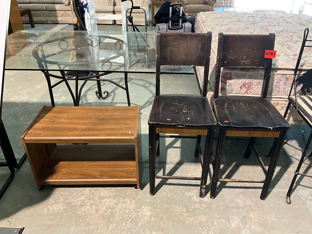 2 Tall Chairs & Table 