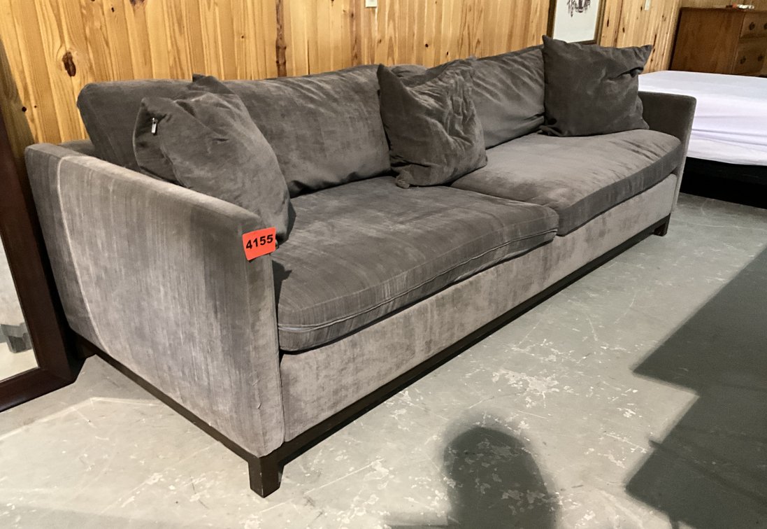 Loveseat 