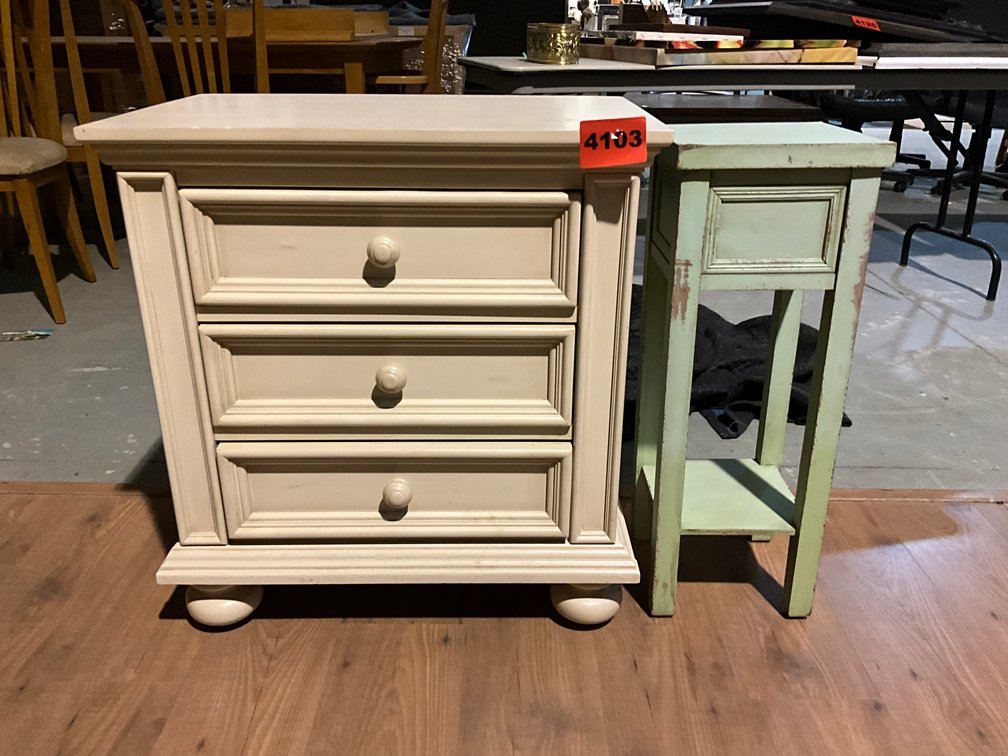2 Night Stands