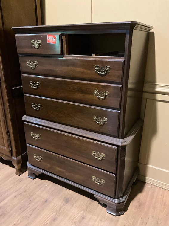 Dresser