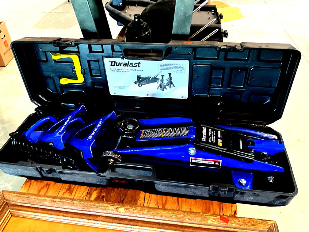 Duralast 2.5 Ton Hydraulic Jack & Stand Kit 