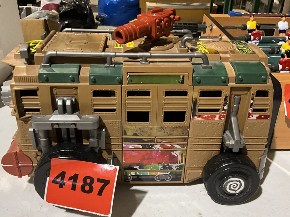 The Playmates Teenage Mutant Ninja Turtles Shellraiser Vehicle (2012 Version)