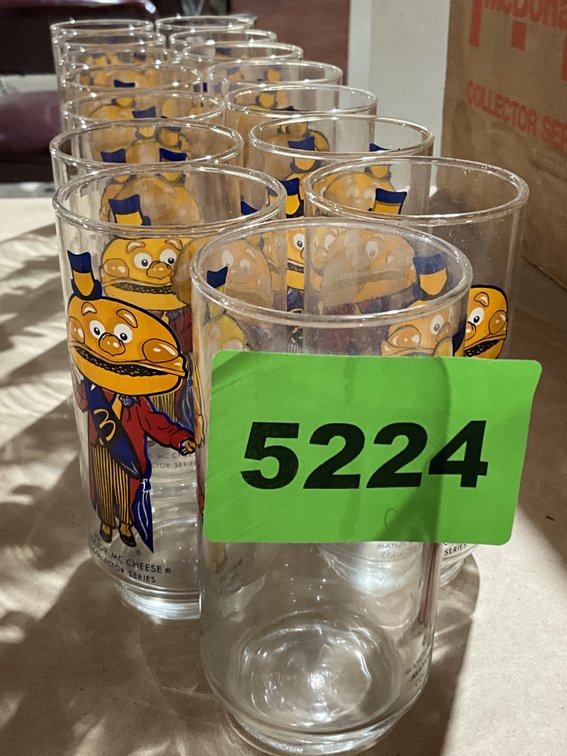 15 McDonalds Drinking Glasses W/ Mayor..