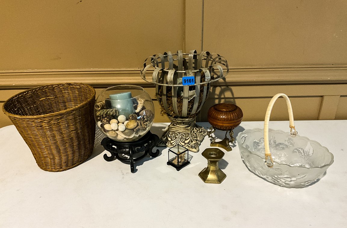 Misc Decor Lot