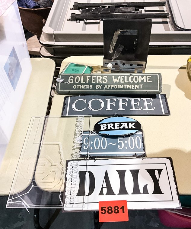Asst. Décor Lot 