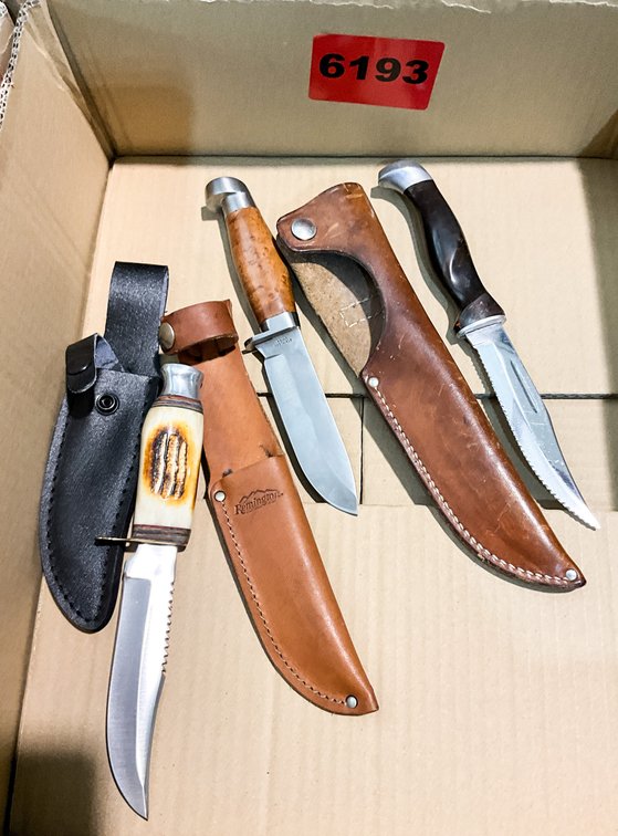 3 - Hunting Knives 