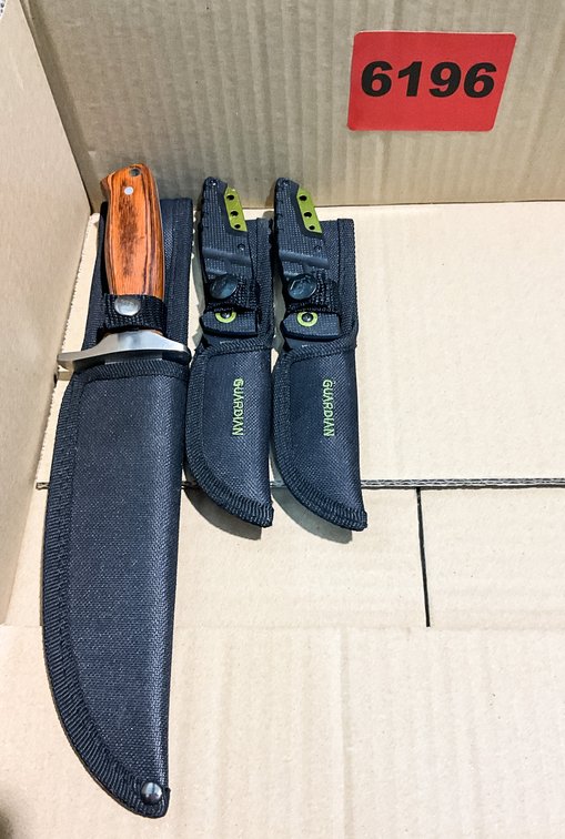 3 - Knives 