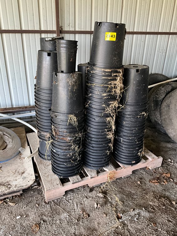4 Pallets Plastic Plant Buckets 