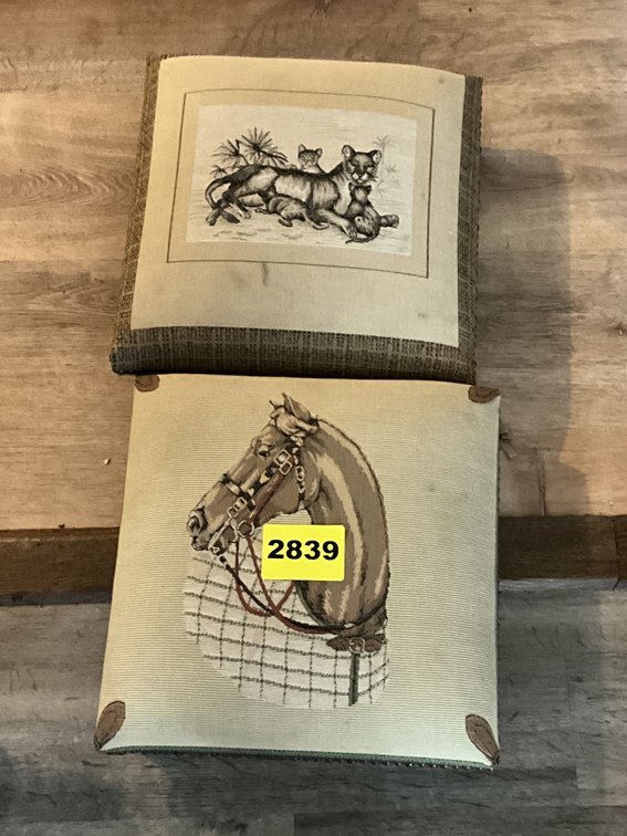 2 Foot Stools 