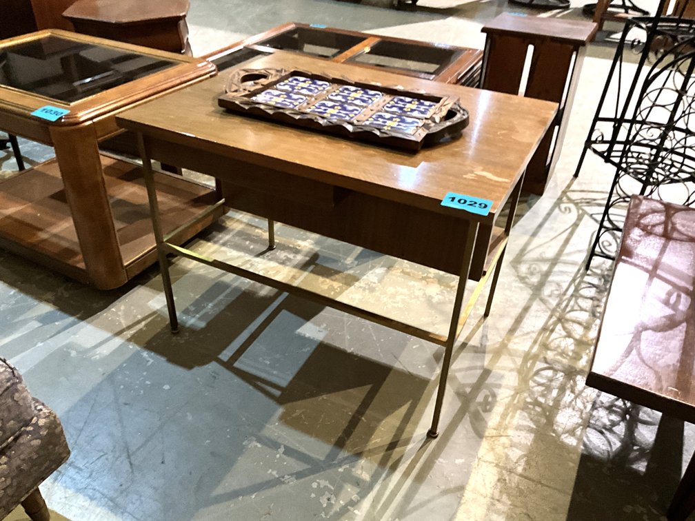 Metal/Wooden Table With Tray