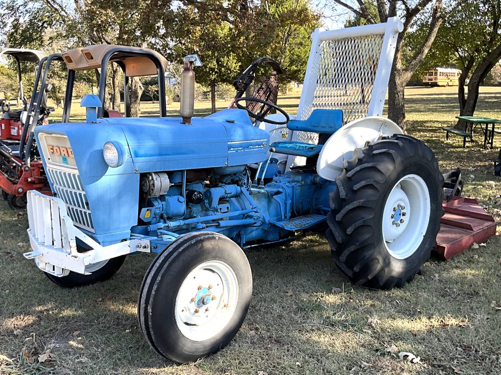 1974 Ford Tractor 2000