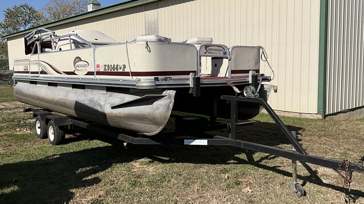 2002 Lowe Pontoon Boat & Yamaha Motor