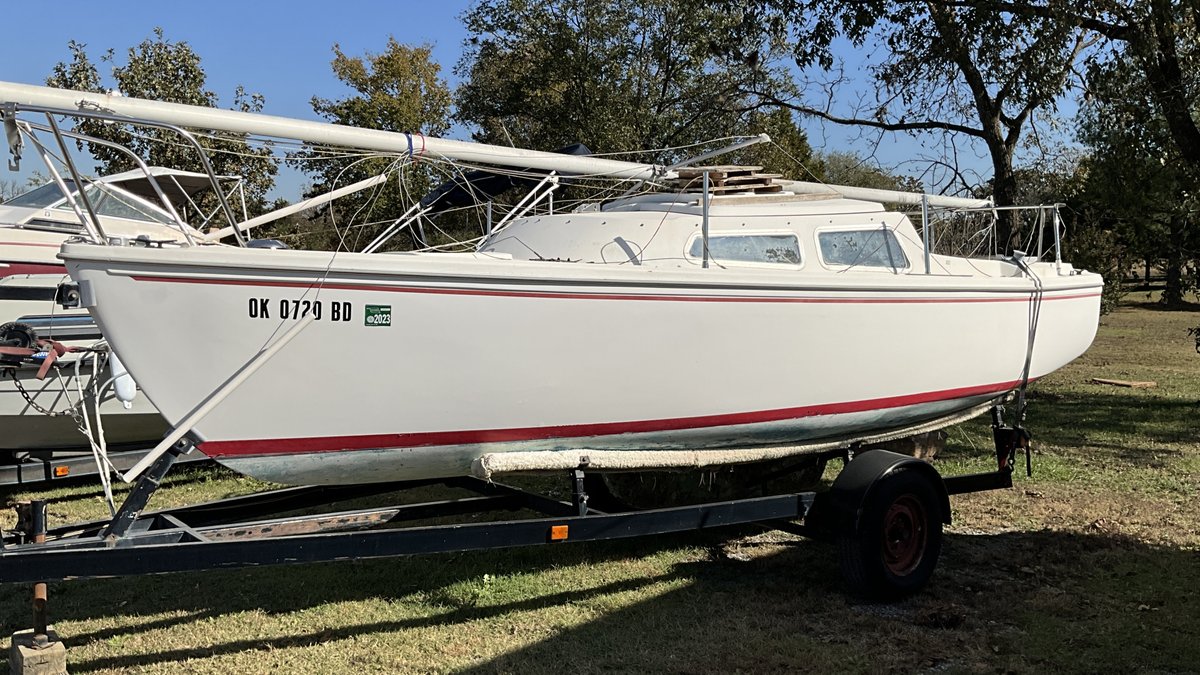 1976  Century 22-Foot Boat