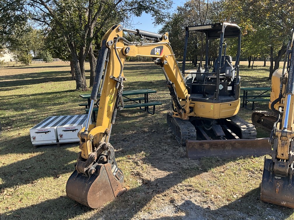 2016 Caterpillar Excavator