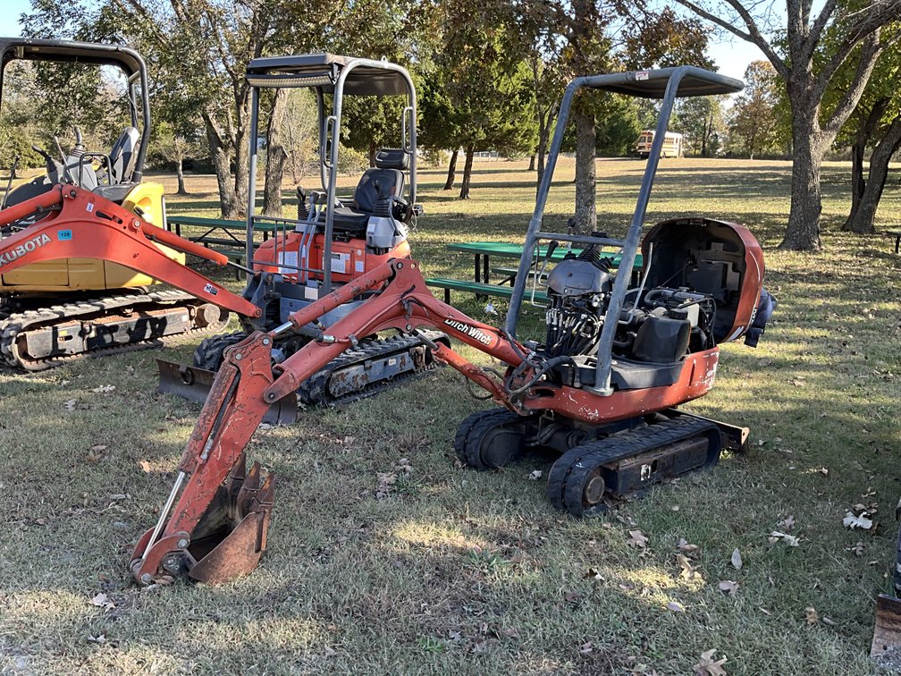 2004 Ditch Witch Excavator Model MX9 6.2 Engine 