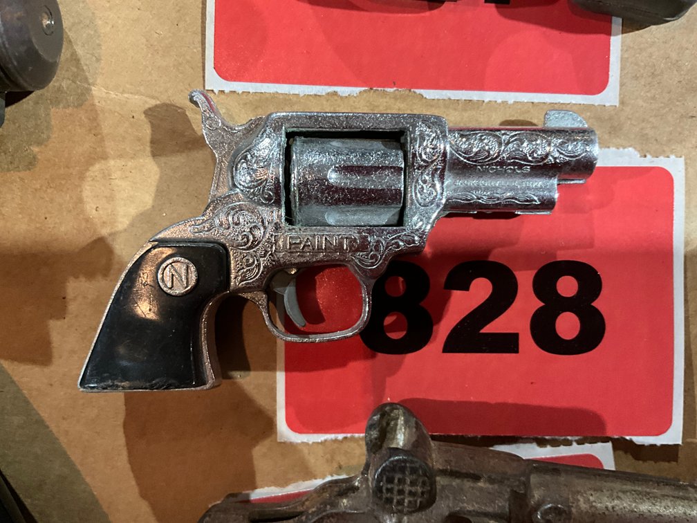 Small Paint Toy Revolver 