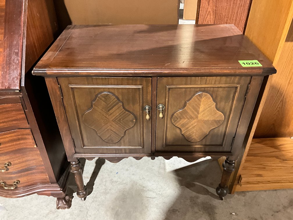 Mahogany Vaner Stereo Record Cabinet 