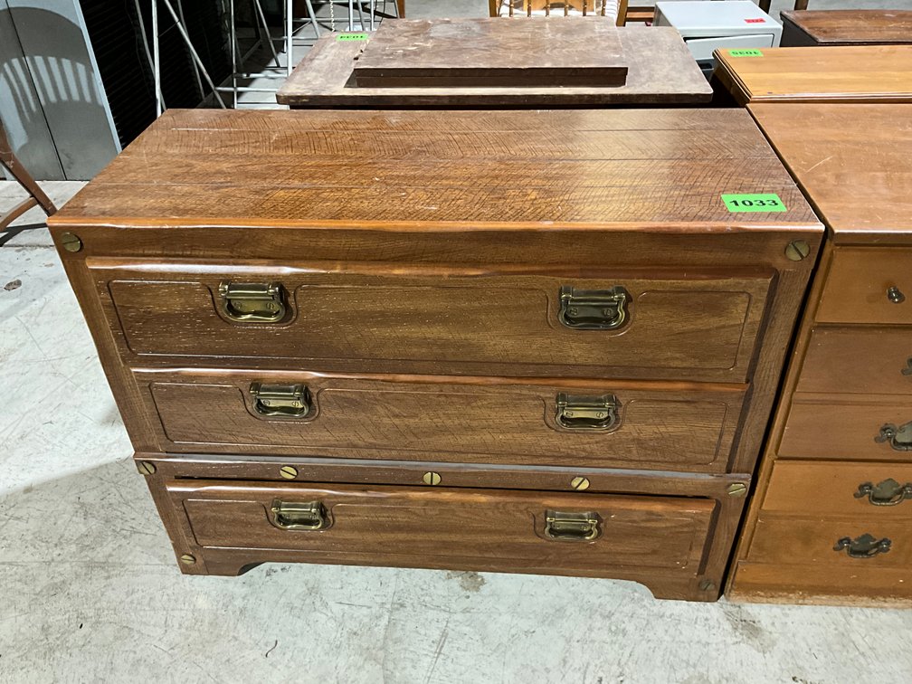 Broyhill 3 Drawer Dresser 