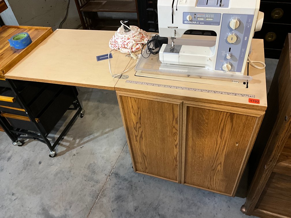 Bernina 1030 Sewing Machine & Cabinet 