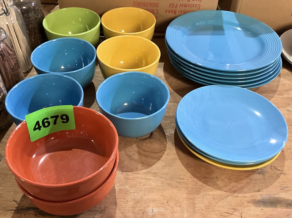 17 Pcs Of China Royal Nor Folk, 8 Bowls,..