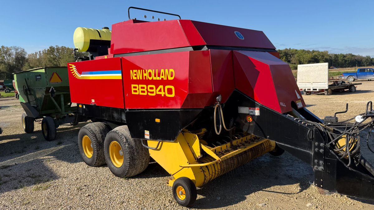 2001 New Holland BB940